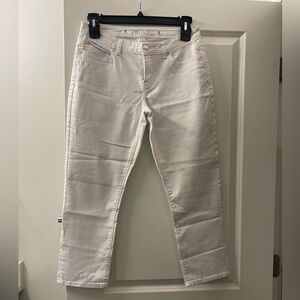 Jennifer Lopez Off-White Capri jeans